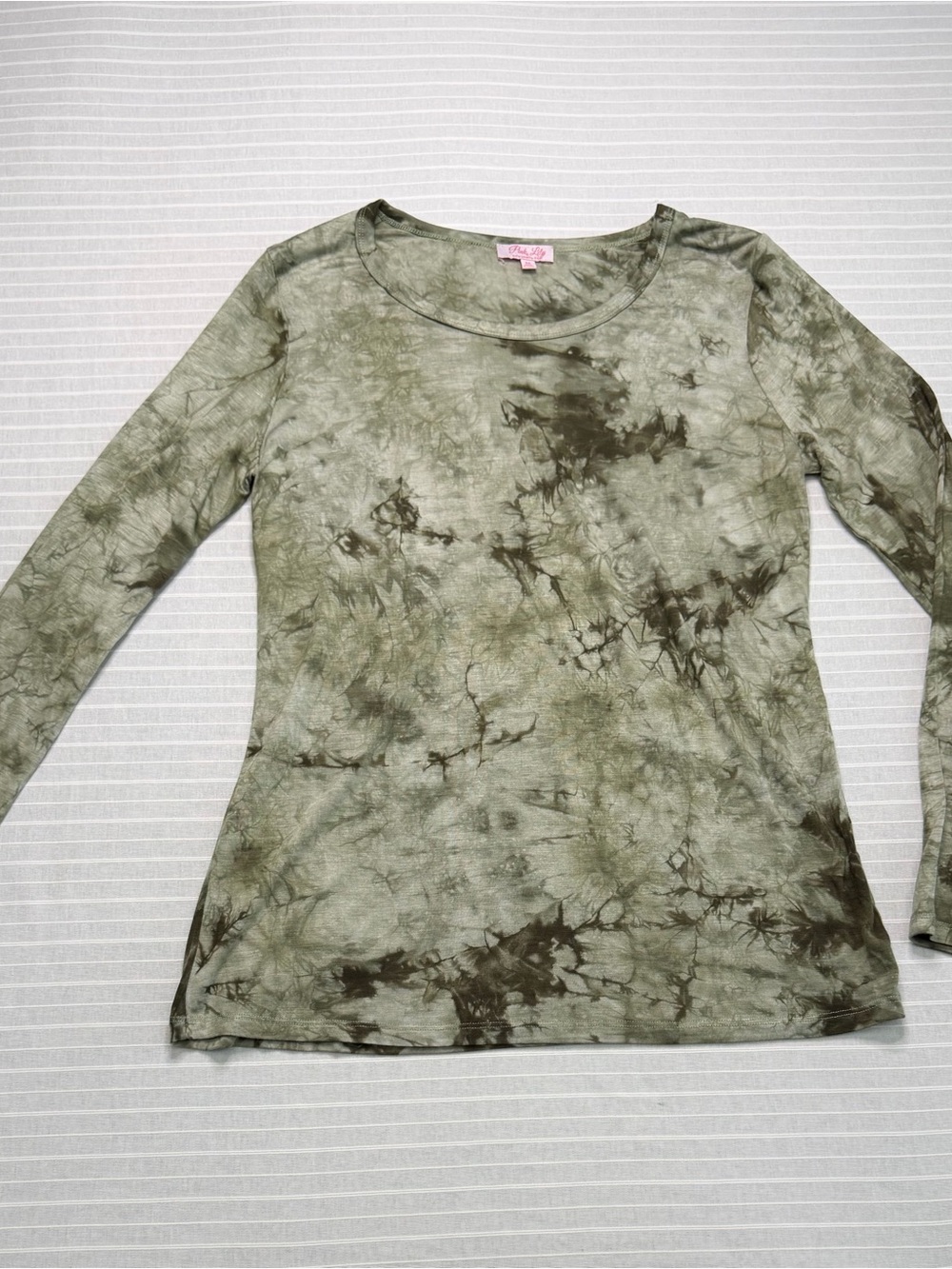 Pink Lily Olive Tie-Dye Long Sleeve Top – Size M